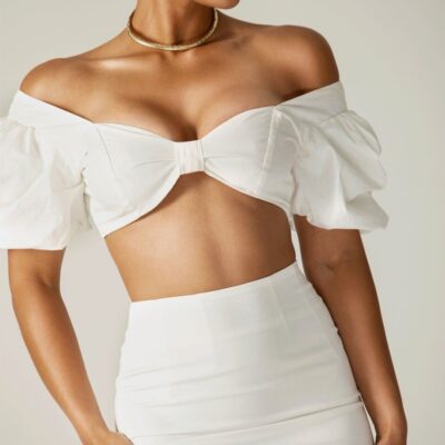 Women Alieva Tops | Susan Crepe Crop Top (Off White)